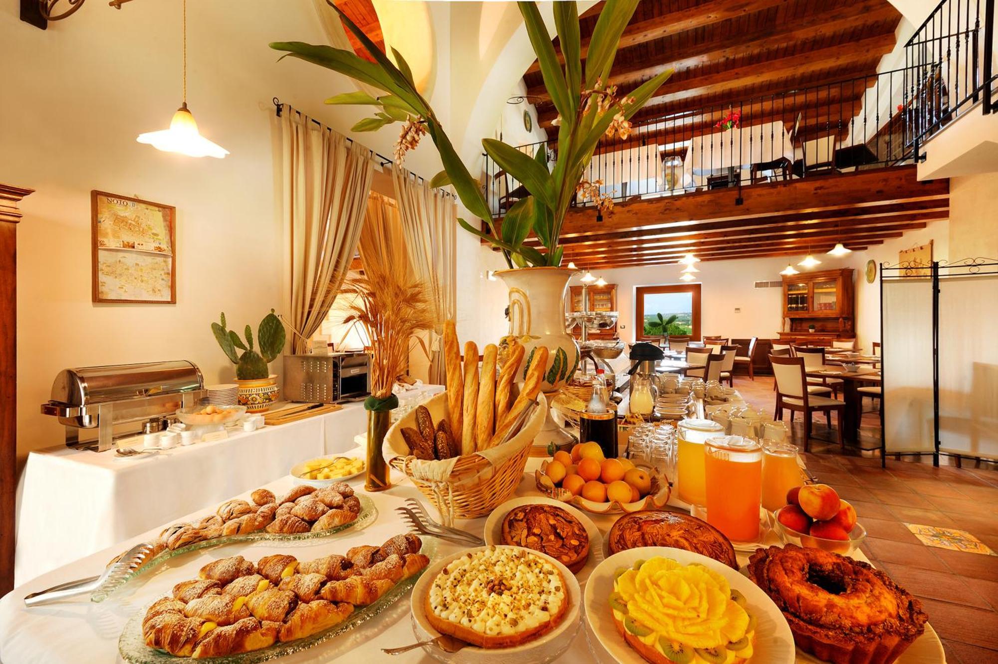 คาลริโกรอส คันทรี รีสอร์ต แอนด์ สปา Hotel โนโต ภายนอก รูปภาพ